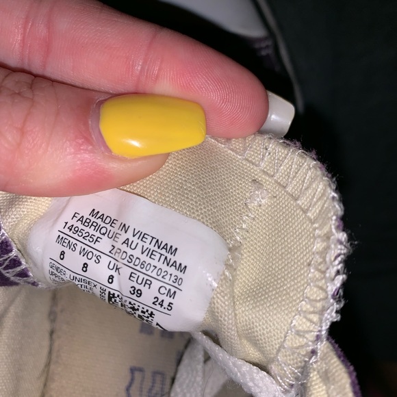 Purple converse - Picture 4 of 6